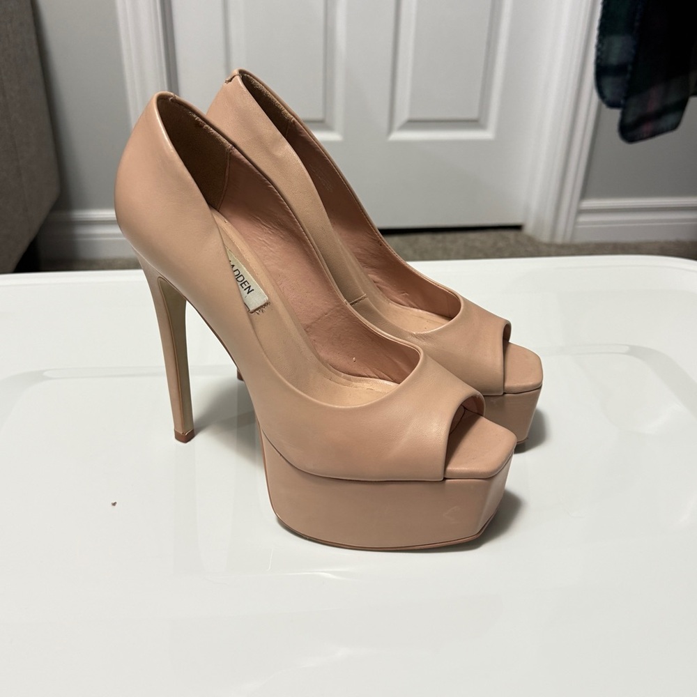 Steve Madden Tan Platform Stiletto Heels